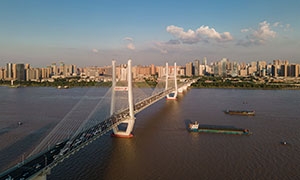 武汉长江二桥与建筑物摄影高清图片